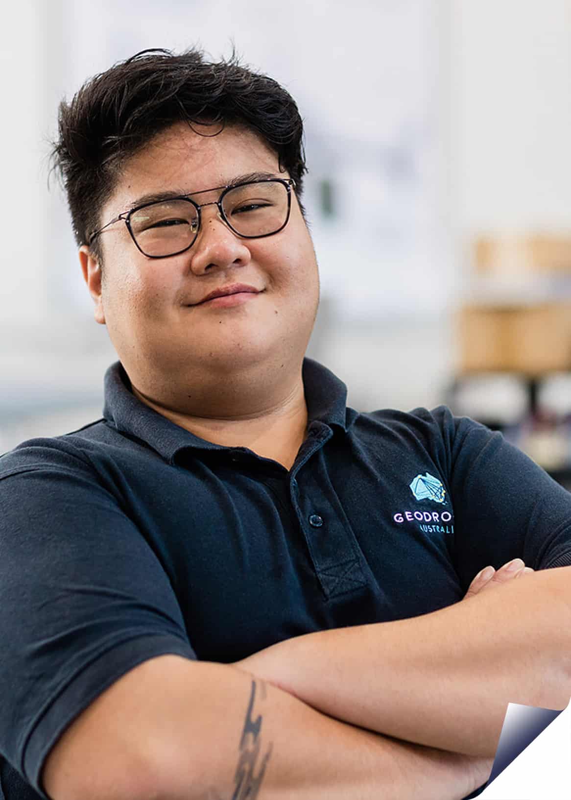 <p style="text-align: center;"><strong>Jenn Goh</strong></p>
<p>MECHATRONICS ENGINEER</p>Jenn, a Designer at Geodrones Australia, Jenn boasts a Master's degree in Design Strategy and specialises in Industrial Design. With expertise spanning graphical assets, UX/UI, and product design, he adeptly applies design thinking techniques to innovate solutions for Geodrones' challenges.</p>
